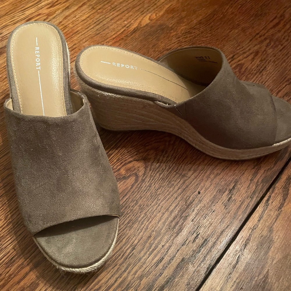 Report wedge heels..gray green